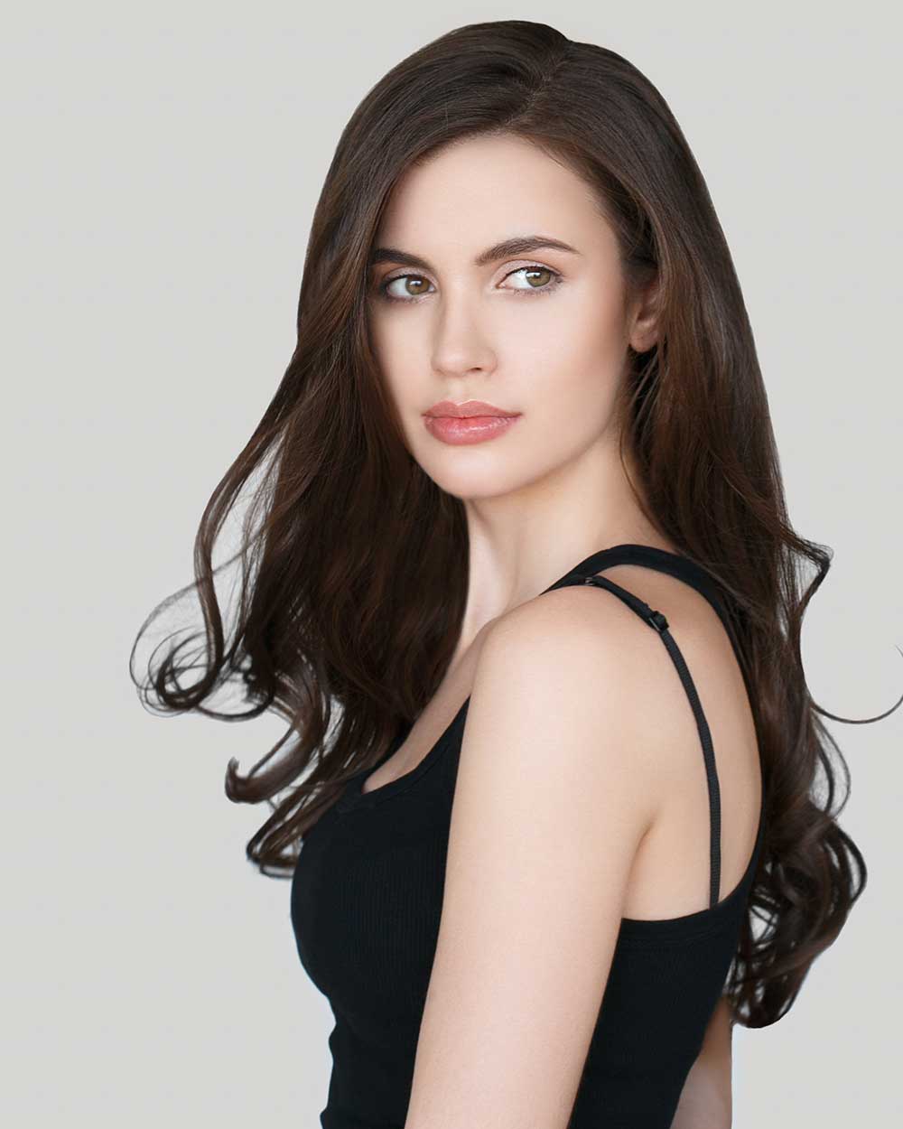 beauty-hairstyle-woman-long-brunette-hair-beauty-XEZKJAH.jpg